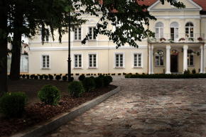 luksusowy hotel Warszawa pałac pole golfowe SPA wypoczynek w Polsce Sobienie Królewskie